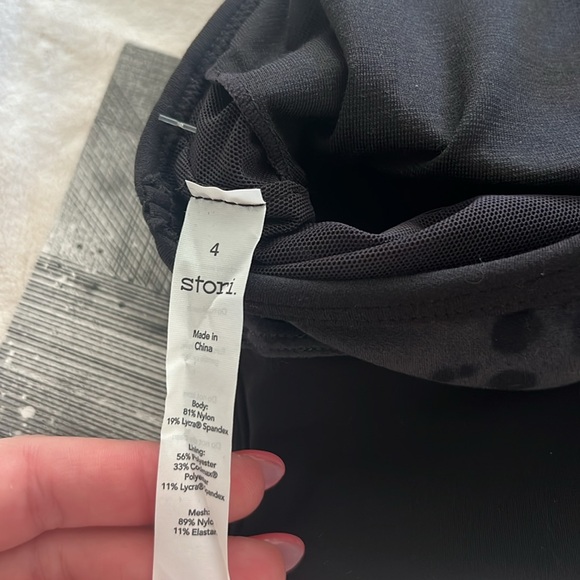 Stori Legend Cropped Shelf Tank NWT - Picture 5 of 5